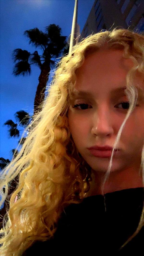 b0mbette snapchat image archive image