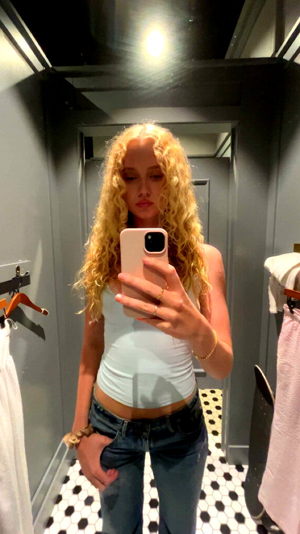 b0mbette snapchat image archive image