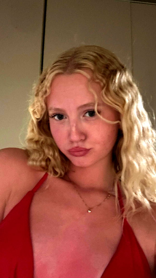 b0mbette snapchat image archive image