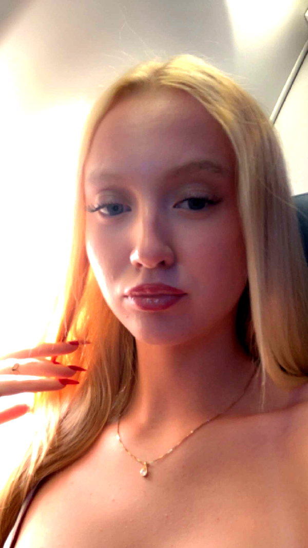 b0mbette snapchat image archive image