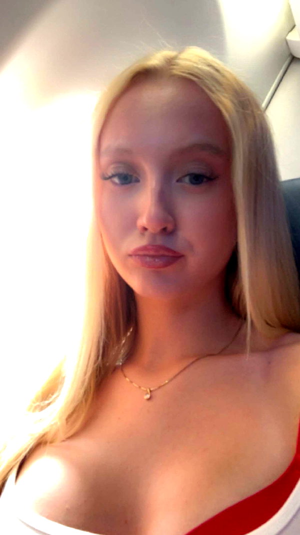 b0mbette snapchat image archive image