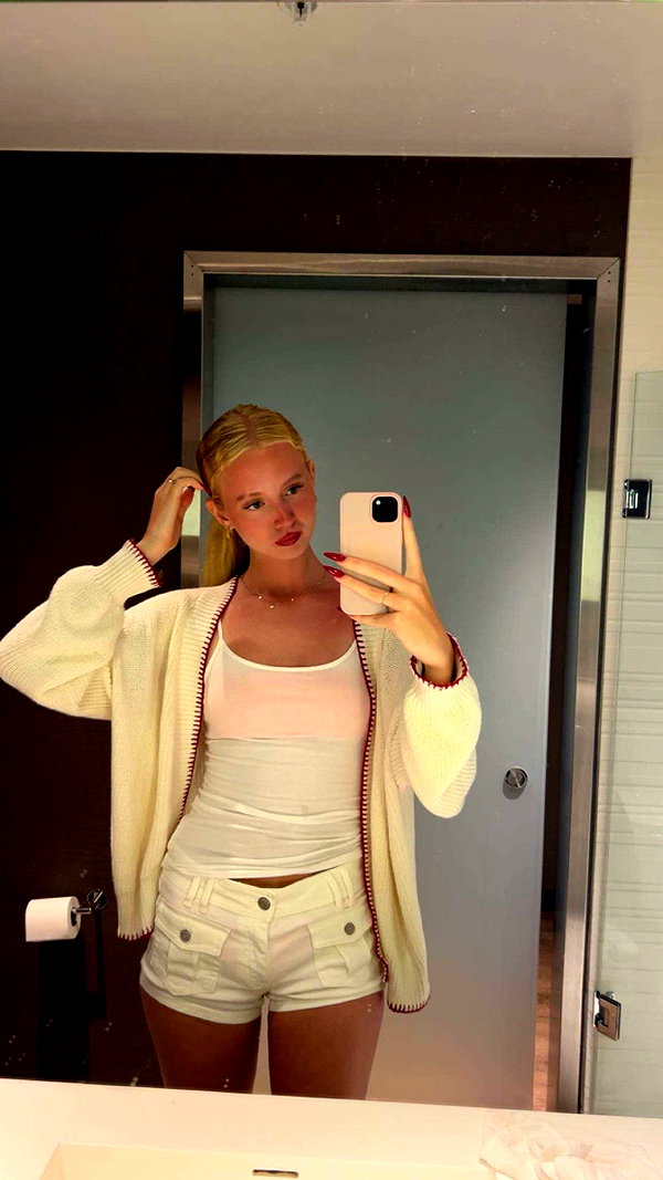 b0mbette snapchat image archive image