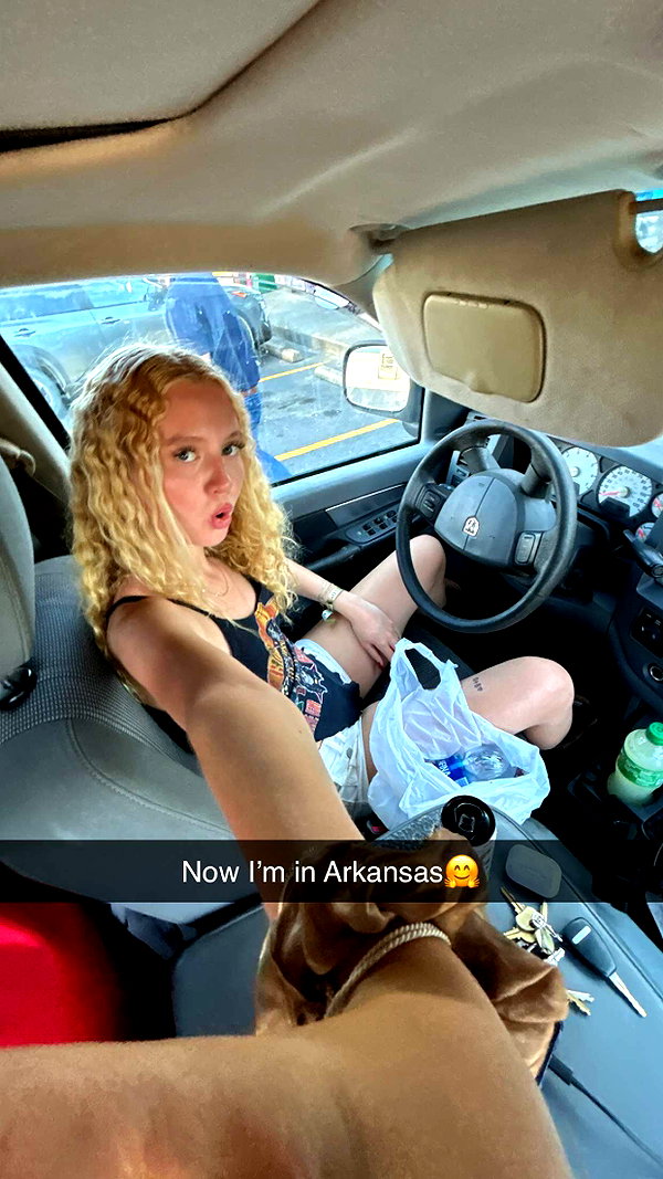 b0mbette snapchat image archive image