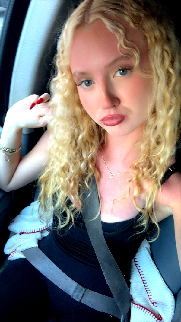 b0mbette snapchat image archive image