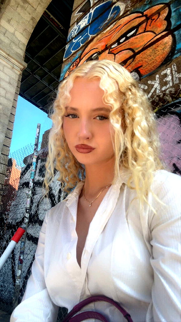 b0mbette snapchat image archive image