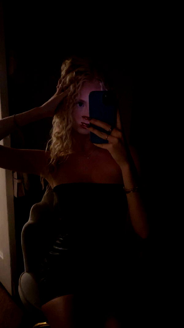 b0mbette snapchat image archive image