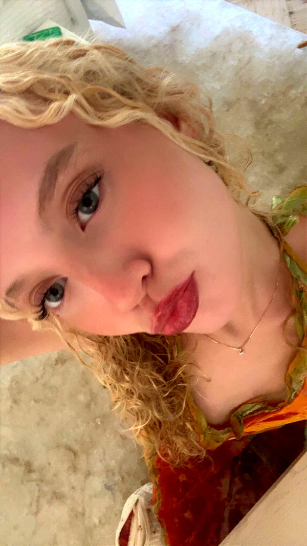 b0mbette snapchat image archive image