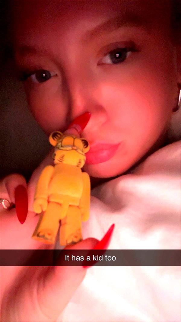 b0mbette snapchat image archive image