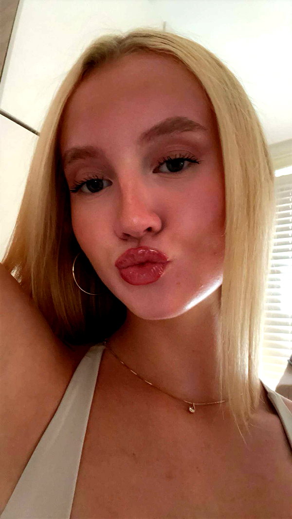 b0mbette snapchat image archive image