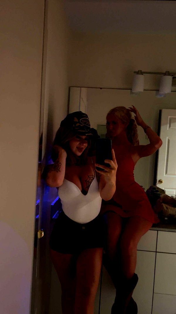 b0mbette snapchat image archive image