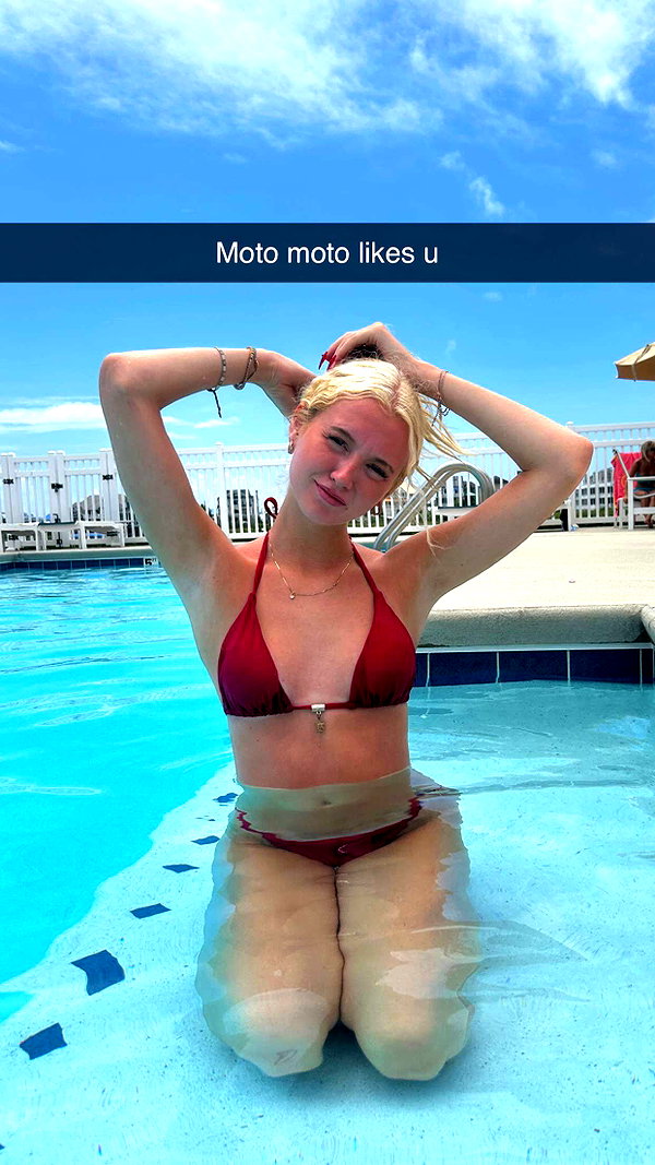 b0mbette snapchat image archive image