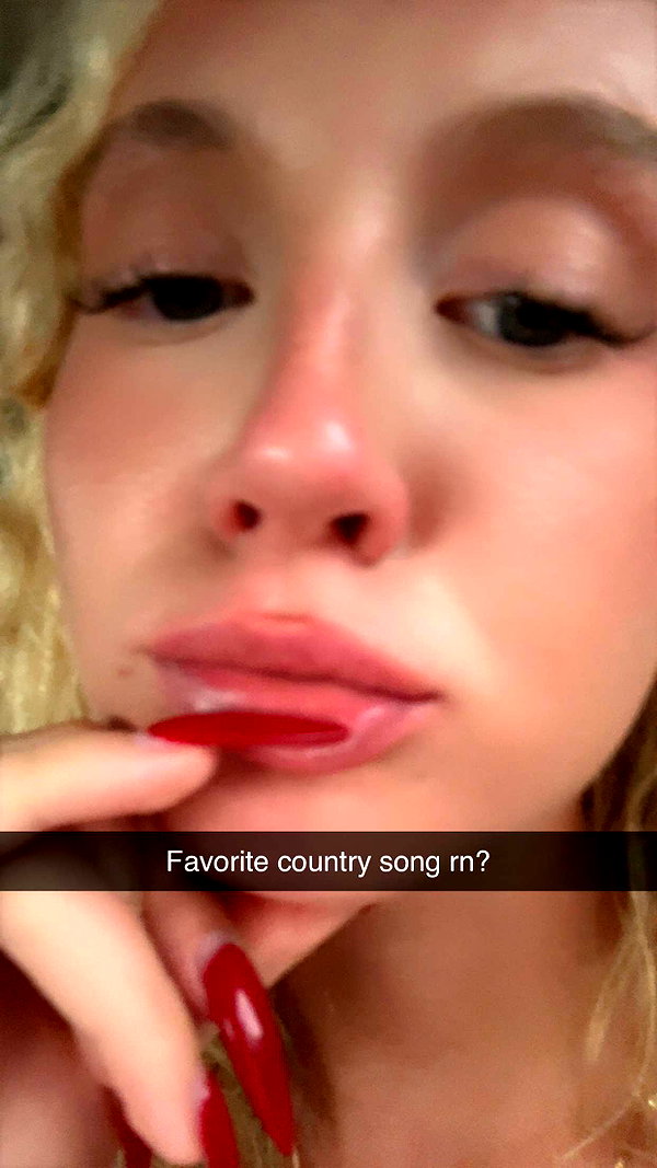 b0mbette snapchat image archive image