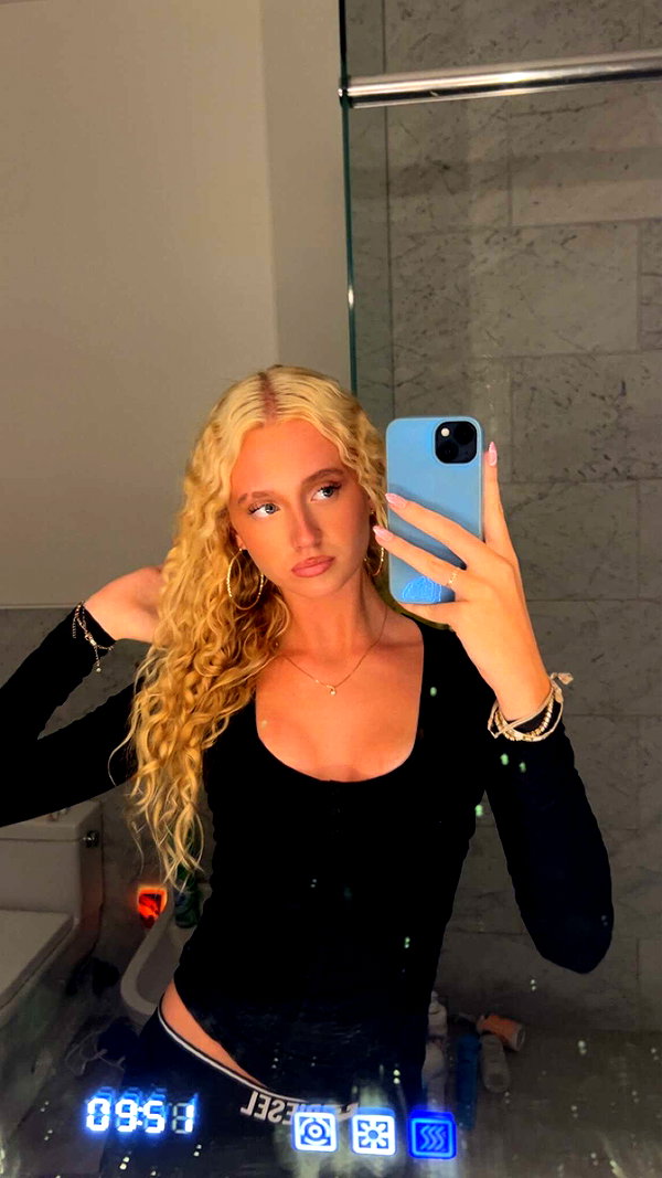 b0mbette snapchat image archive image