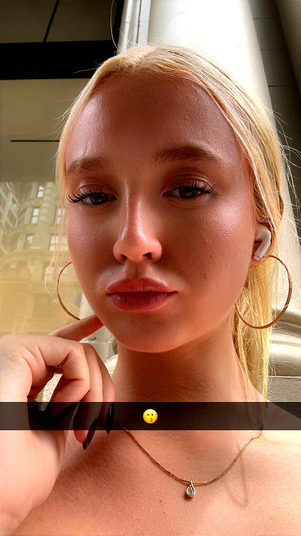 b0mbette snapchat image archive image