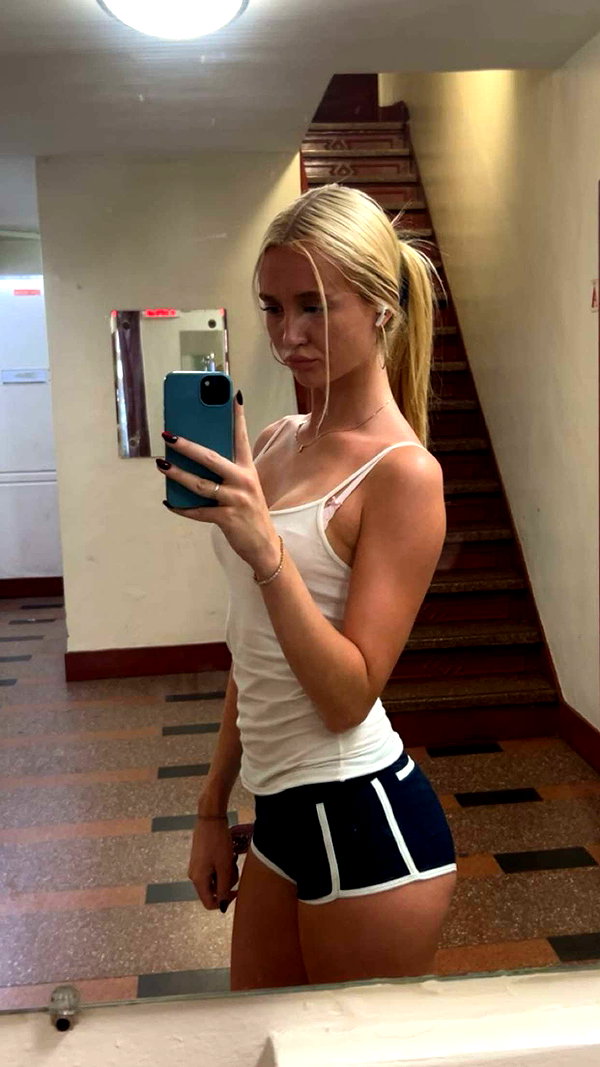 b0mbette snapchat image archive image