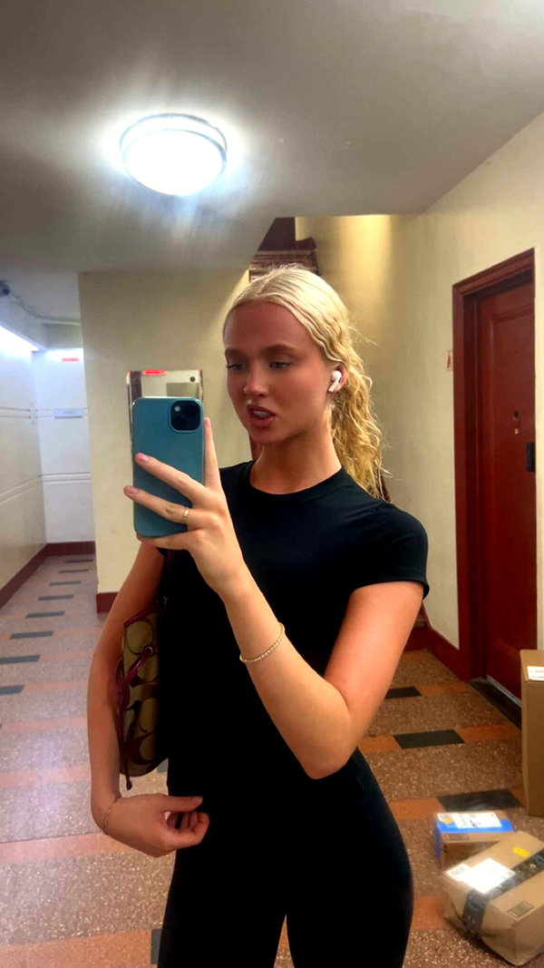 b0mbette snapchat image archive image