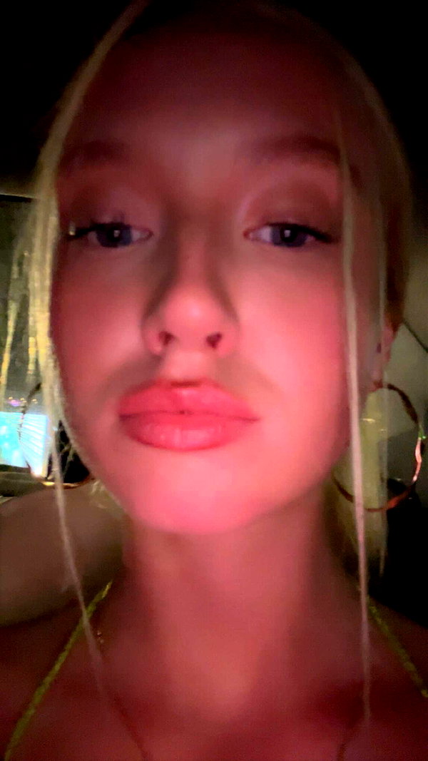 b0mbette snapchat image archive image