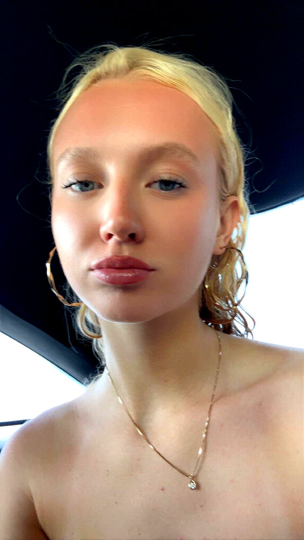 b0mbette snapchat image archive image