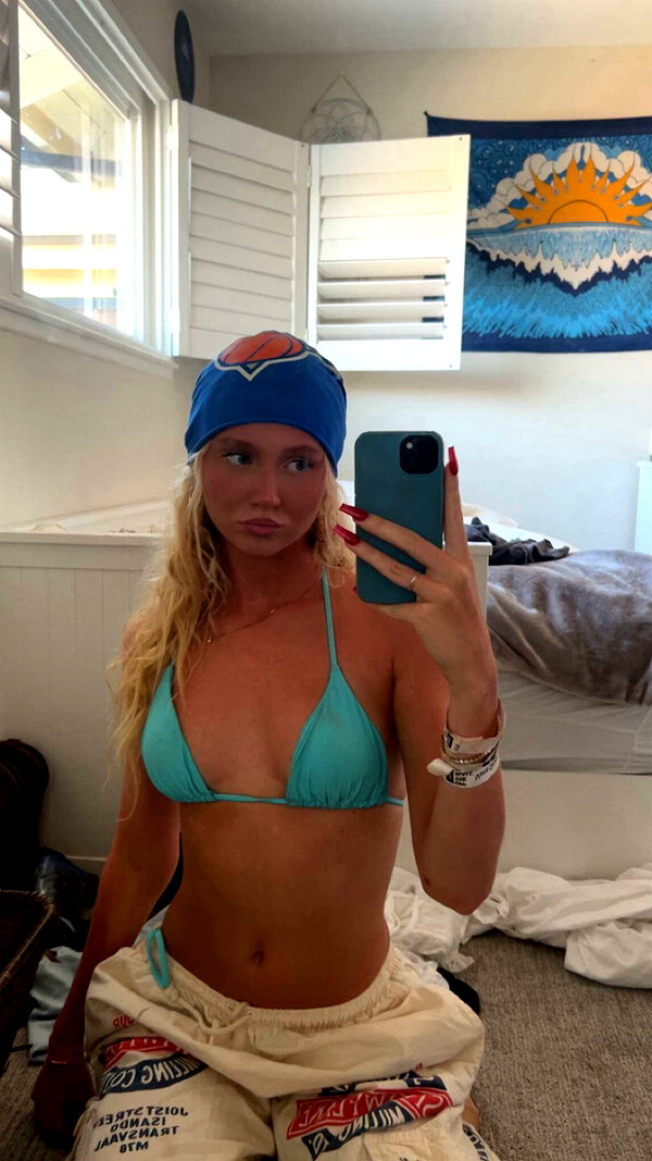b0mbette snapchat image archive image