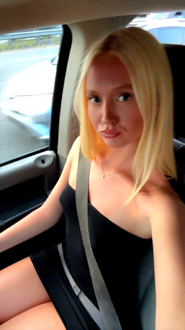 b0mbette snapchat image archive image
