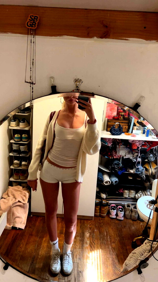 b0mbette snapchat image archive image