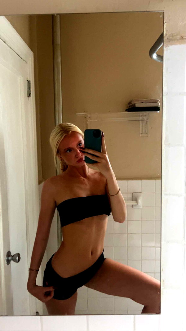 b0mbette snapchat image archive image