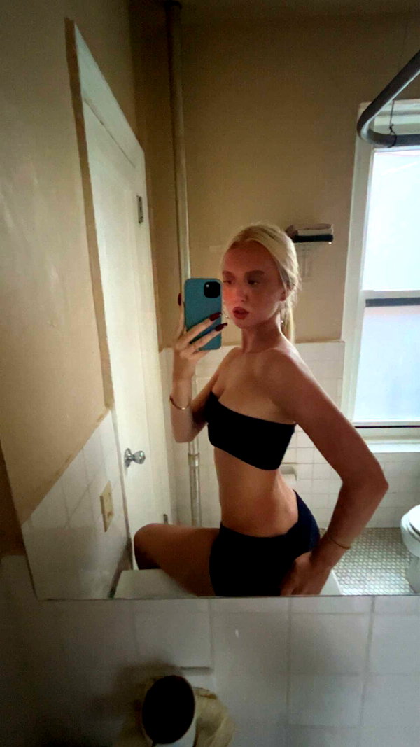 b0mbette snapchat image archive image