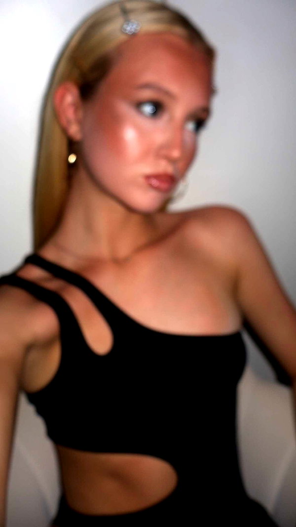b0mbette snapchat image archive image