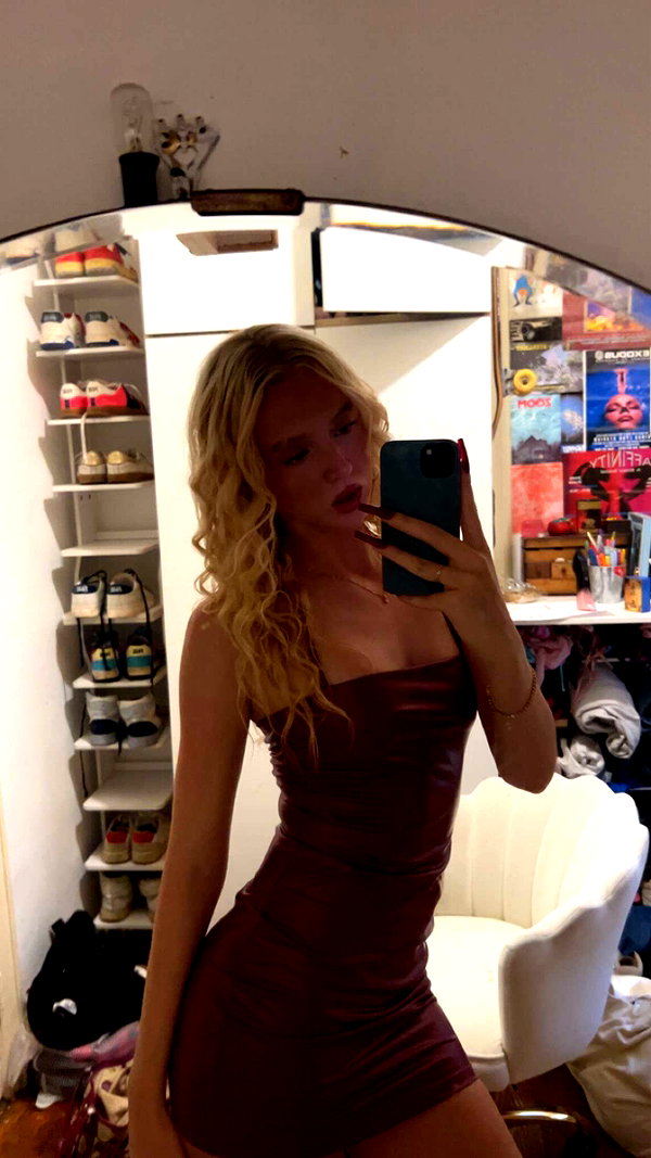 b0mbette snapchat image archive image