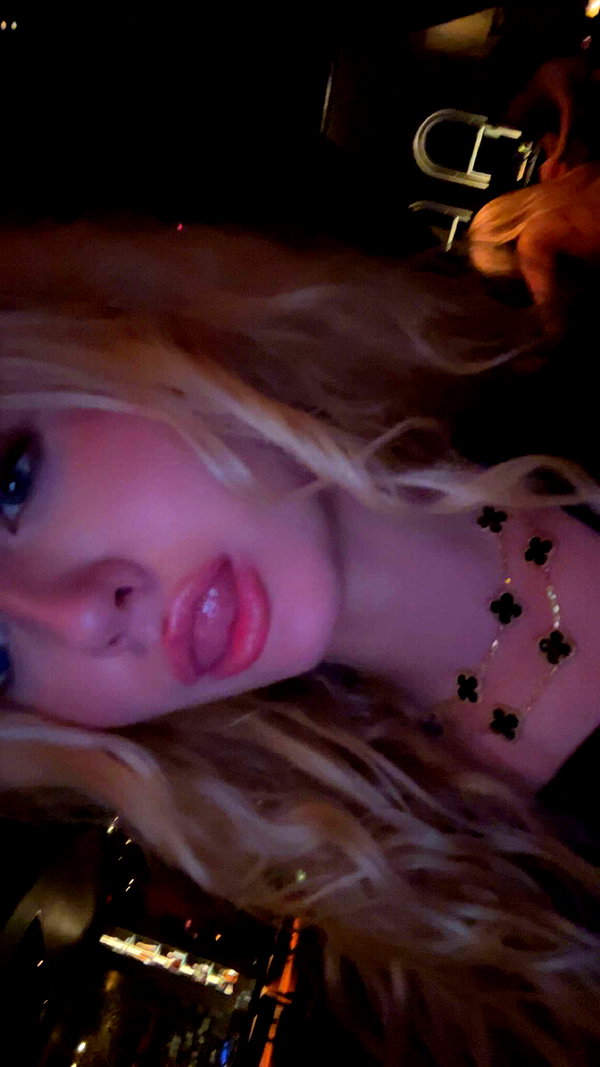 b0mbette snapchat image archive image