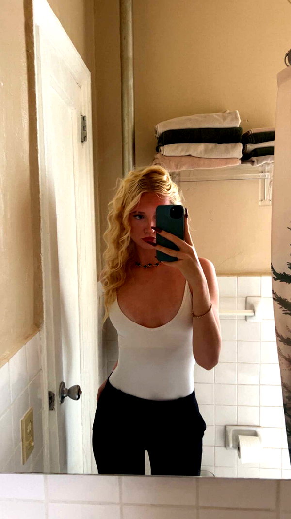 b0mbette snapchat image archive image