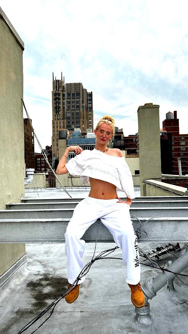 b0mbette snapchat image archive image