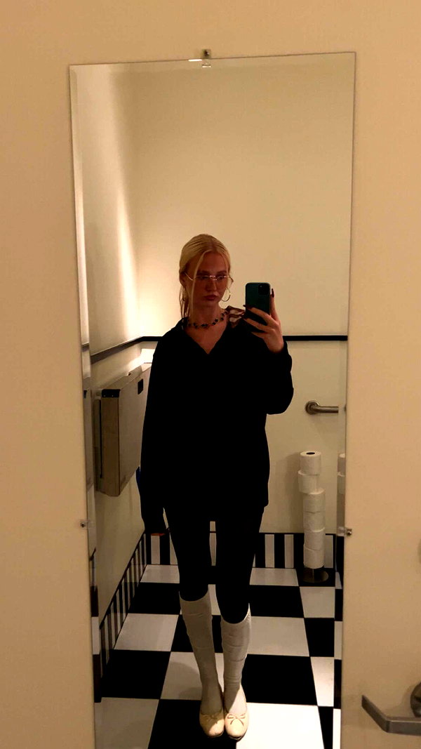 b0mbette snapchat image archive image
