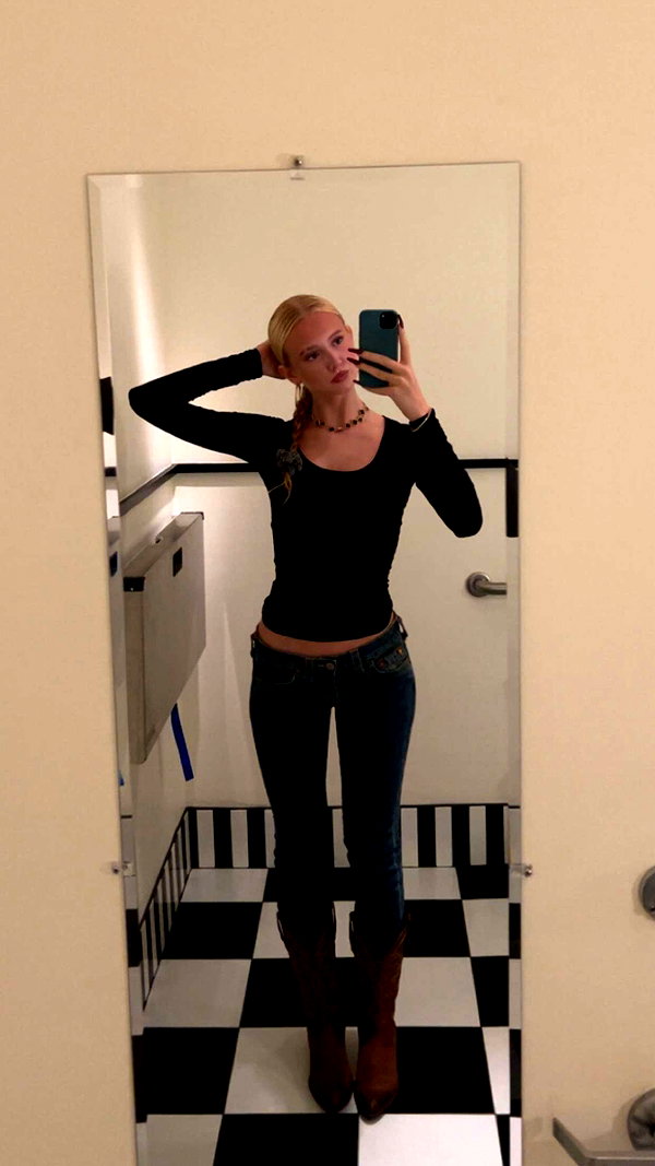 b0mbette snapchat image archive image