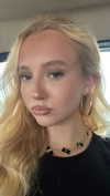 b0mbette Altpins Profile Picture