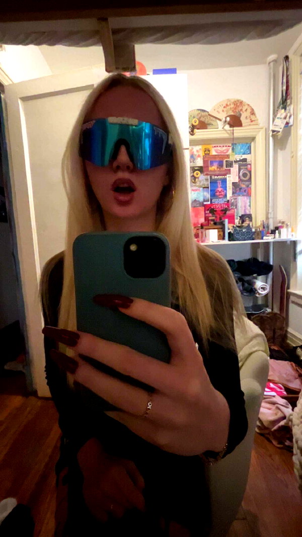 b0mbette snapchat image archive image