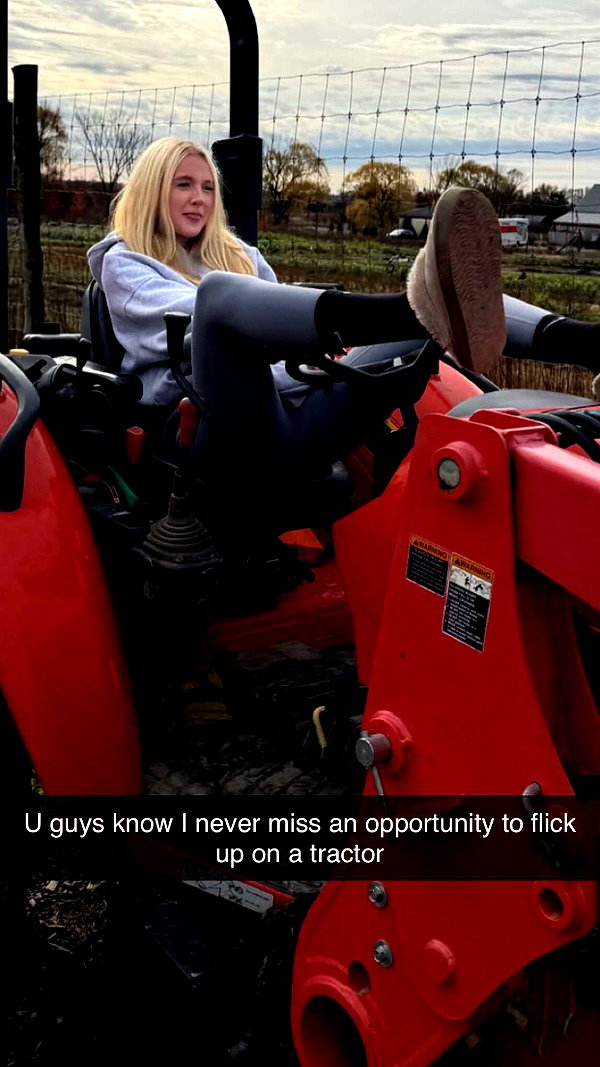 b0mbette snapchat image archive image
