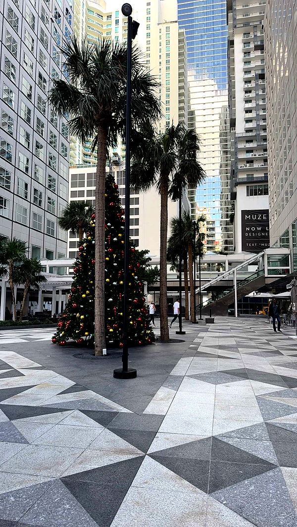 bellarenaldii image ~ Altpins