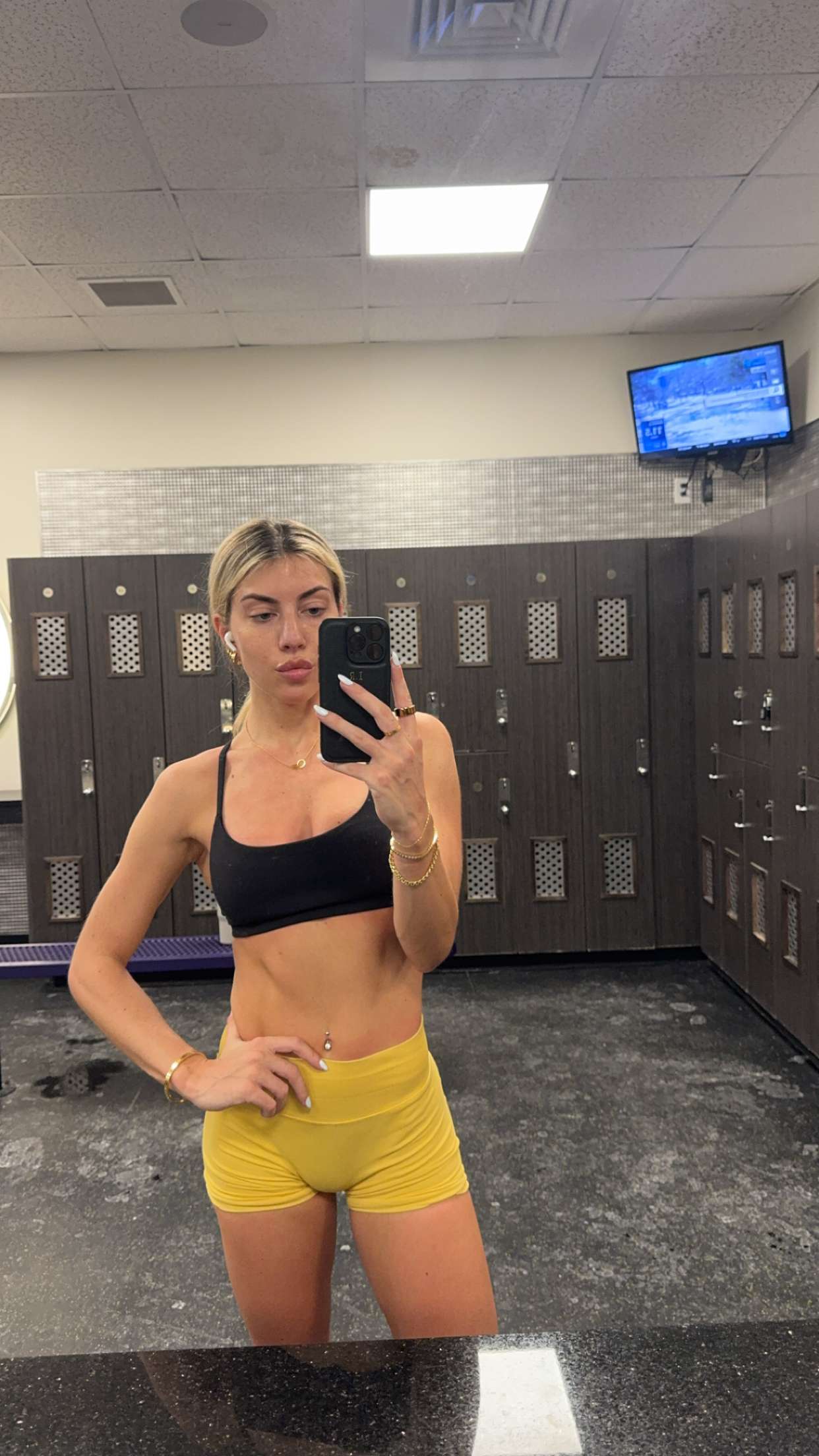 bellarenaldii snapchat image archive image