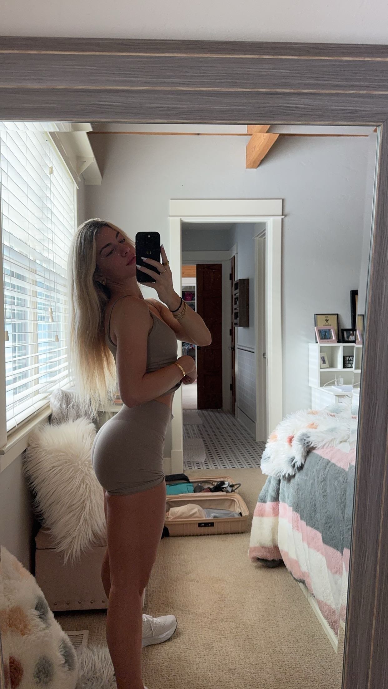 bellarenaldii snapchat image archive image