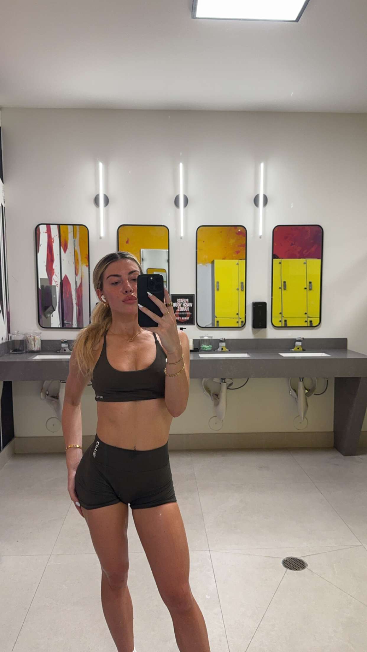 bellarenaldii snapchat image archive image