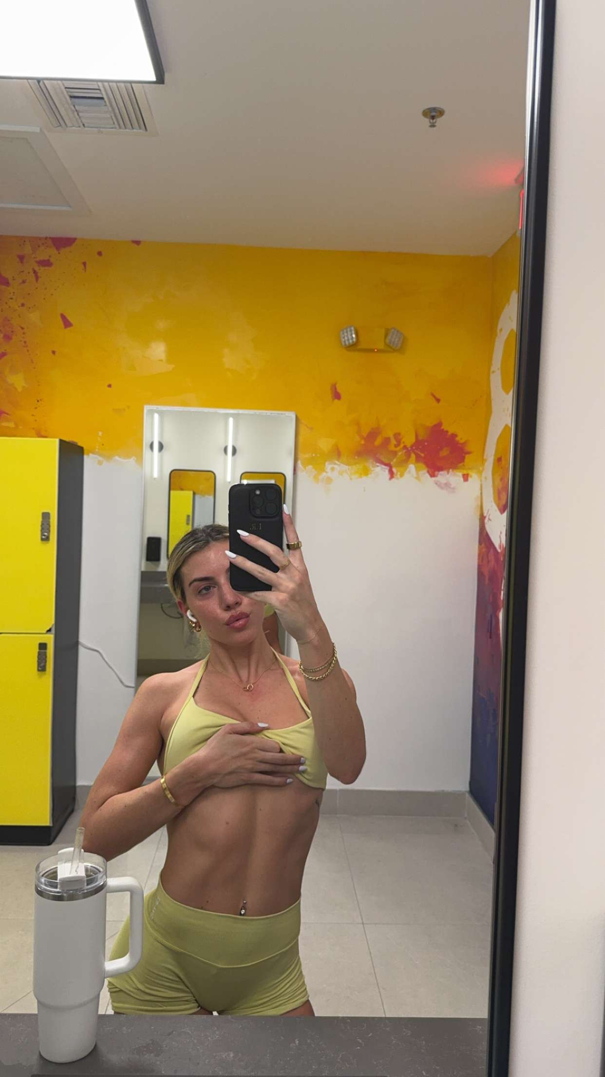 bellarenaldii snapchat image archive image