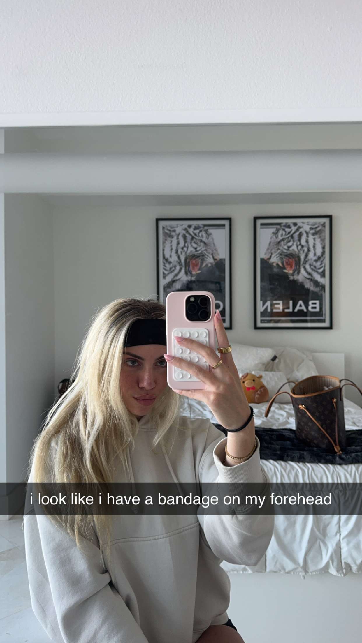 bellarenaldii snapchat image archive image