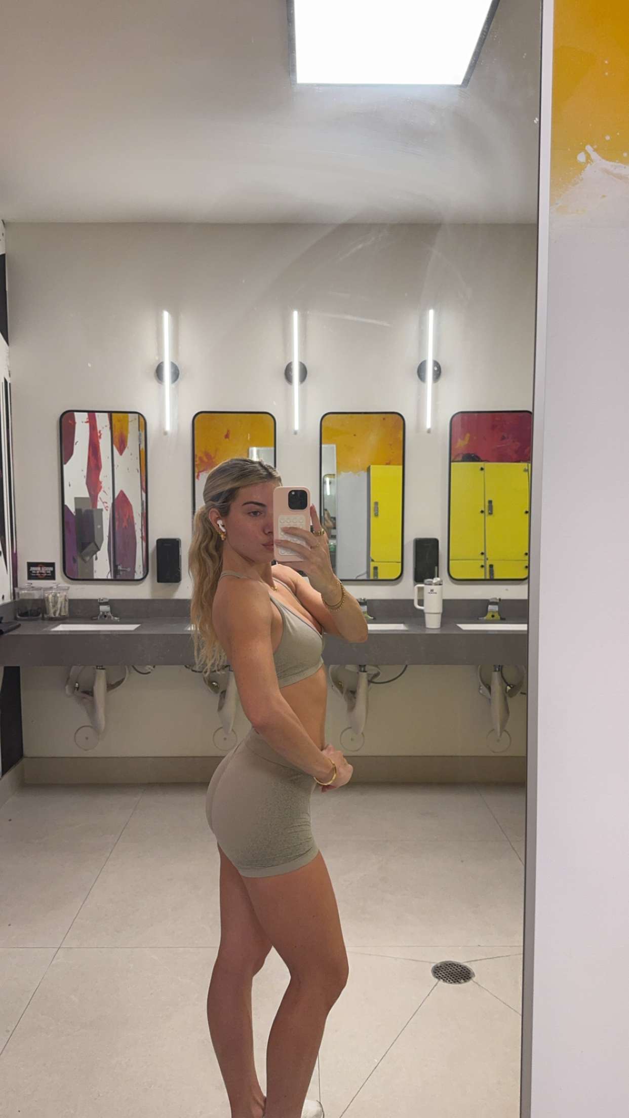 bellarenaldii snapchat image archive image