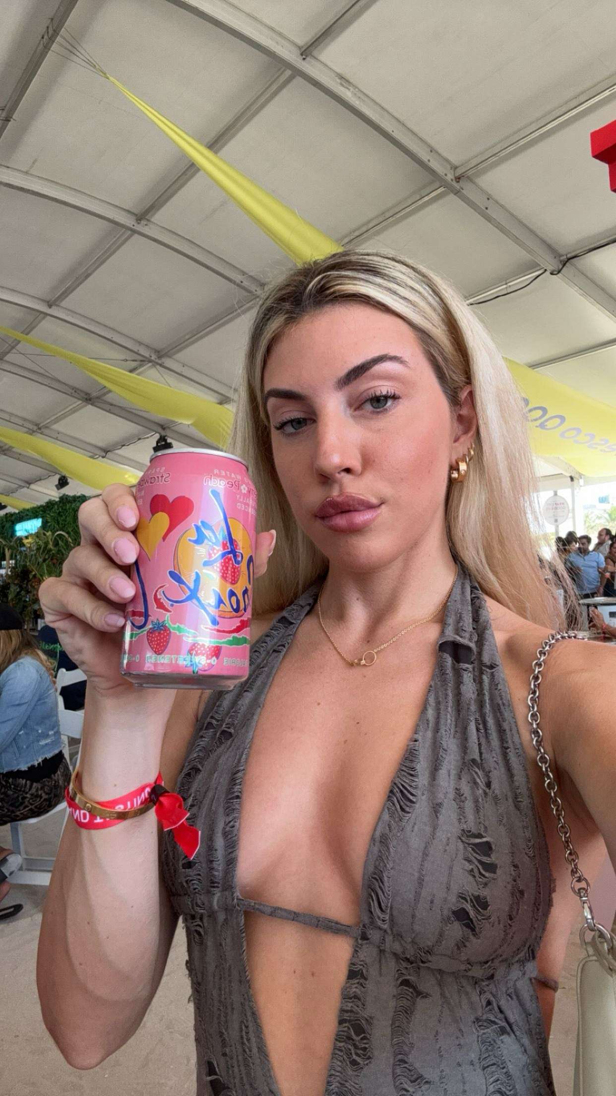 bellarenaldii snapchat image archive image