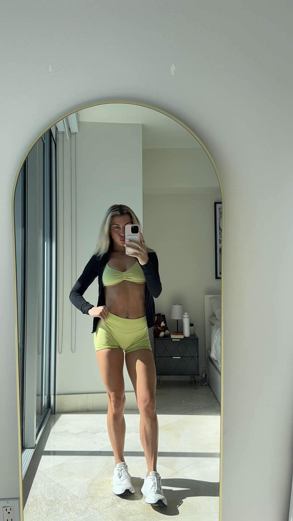 bellarenaldii snapchat image archive image