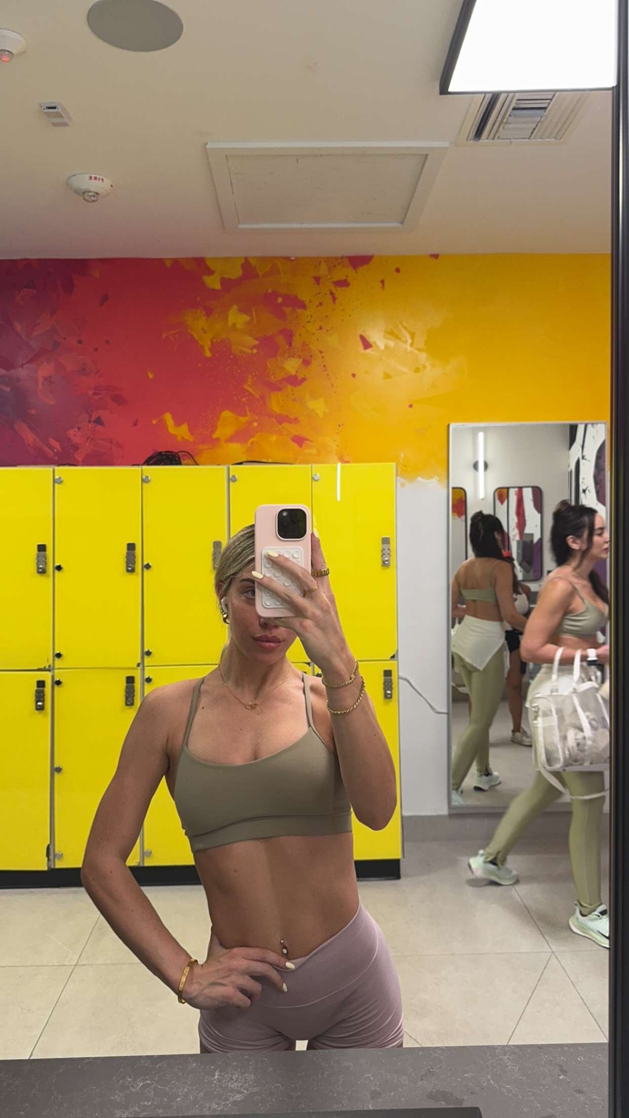 bellarenaldii snapchat image archive image