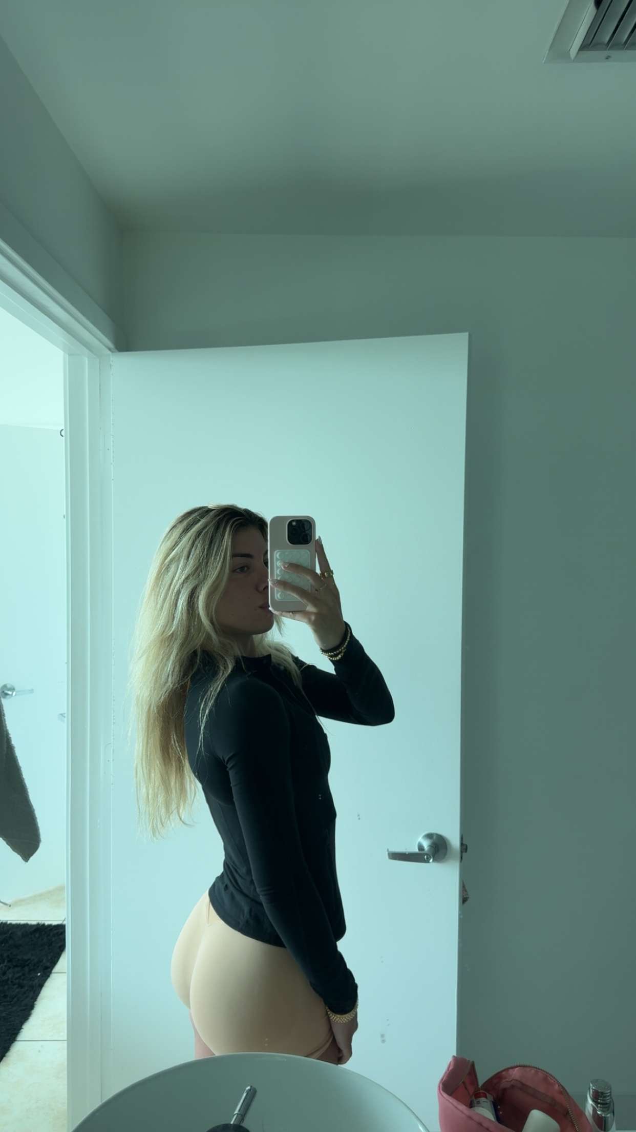 bellarenaldii snapchat image archive image