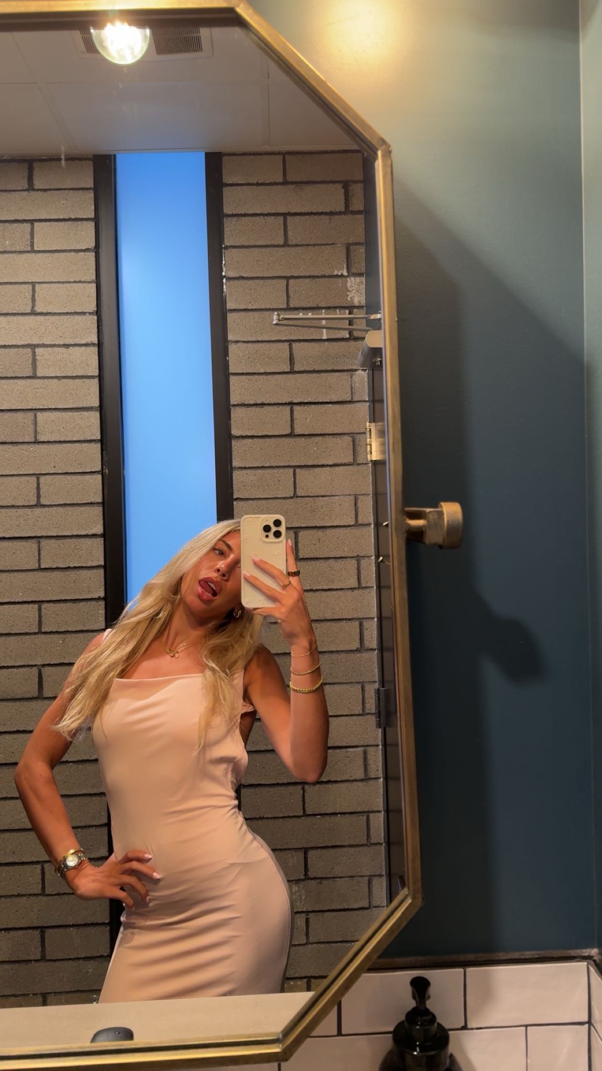 bellarenaldii snapchat image archive image