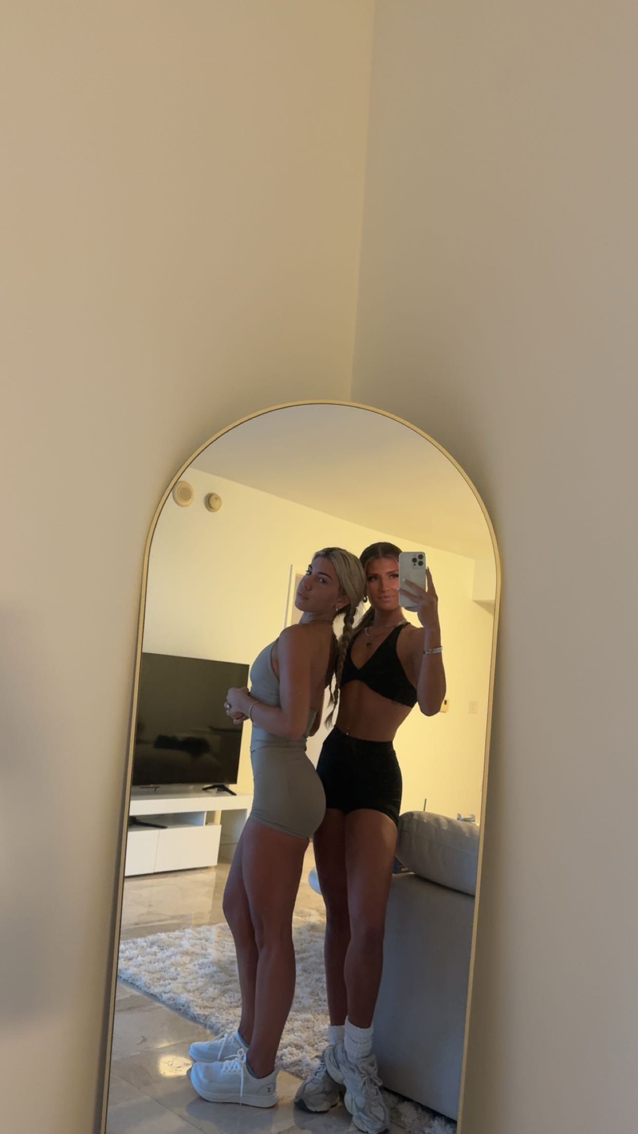 bellarenaldii snapchat image archive image